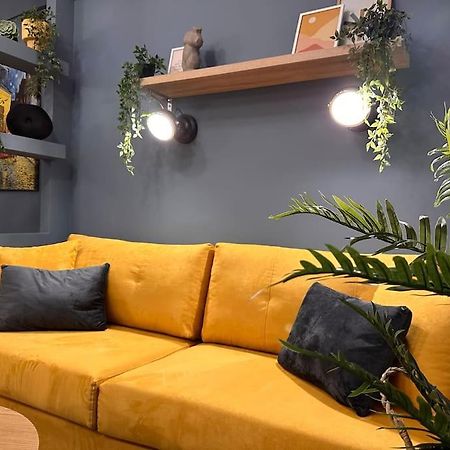 The Yellowblue Apartment, Downtown テッサロニキ エクステリア 写真