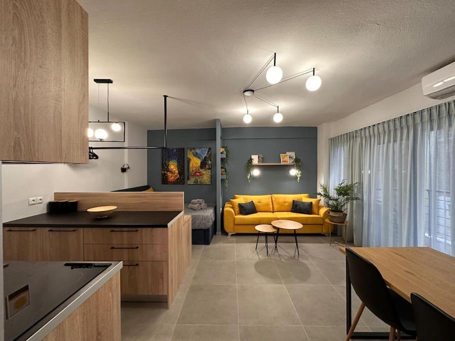 The Yellowblue Apartment, Downtown テッサロニキ エクステリア 写真