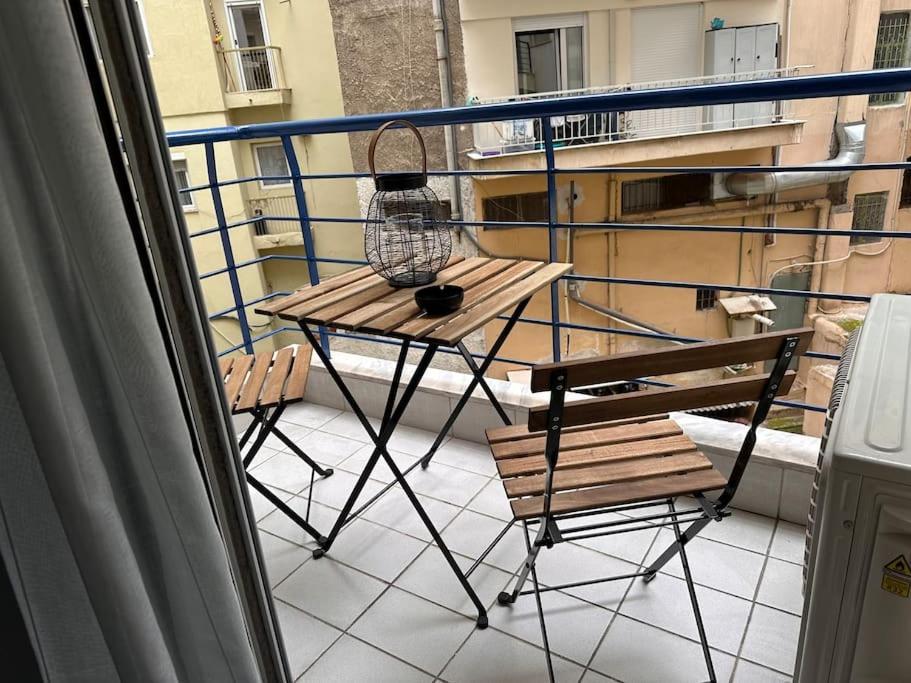 The Yellowblue Apartment, Downtown テッサロニキ エクステリア 写真