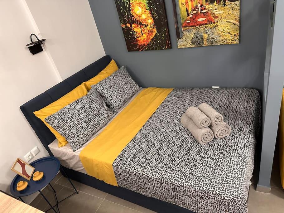 The Yellowblue Apartment, Downtown テッサロニキ エクステリア 写真