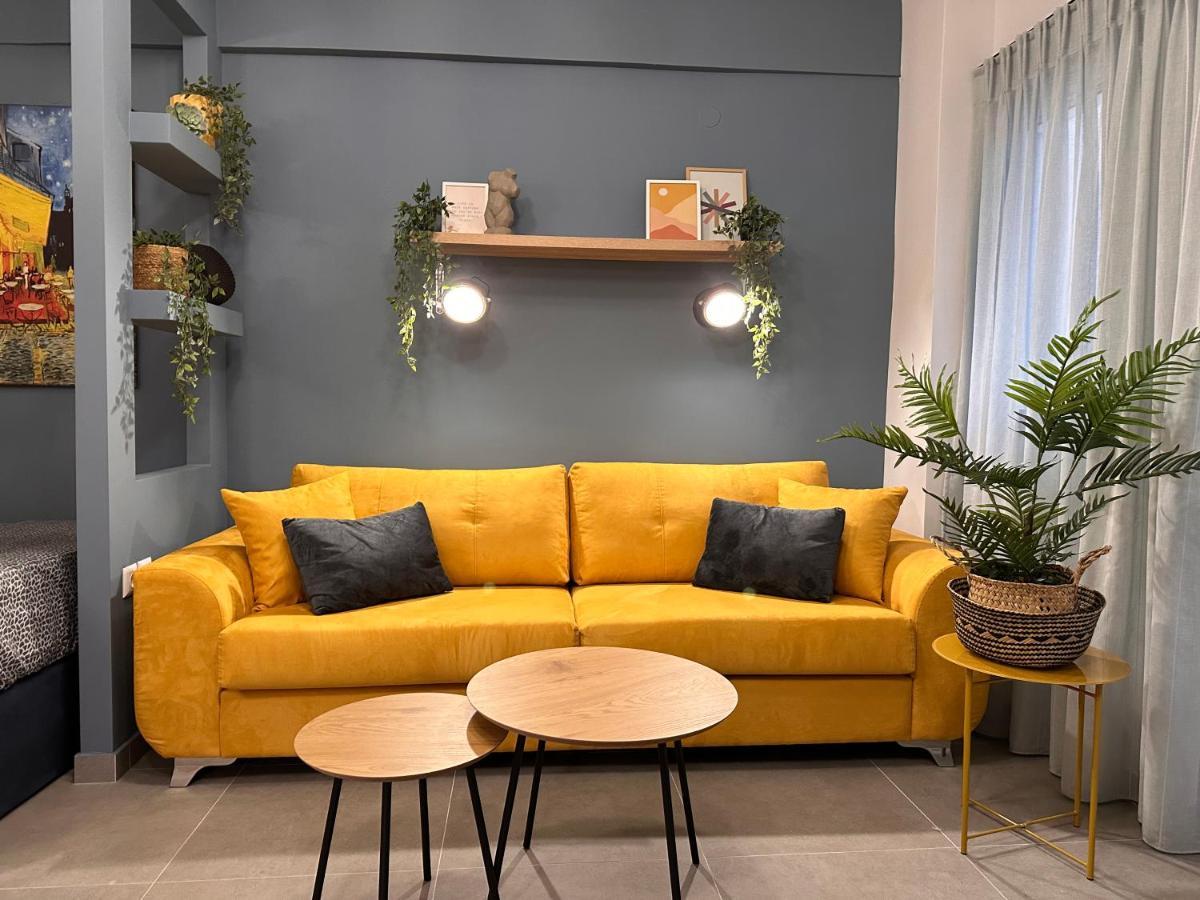 The Yellowblue Apartment, Downtown テッサロニキ エクステリア 写真